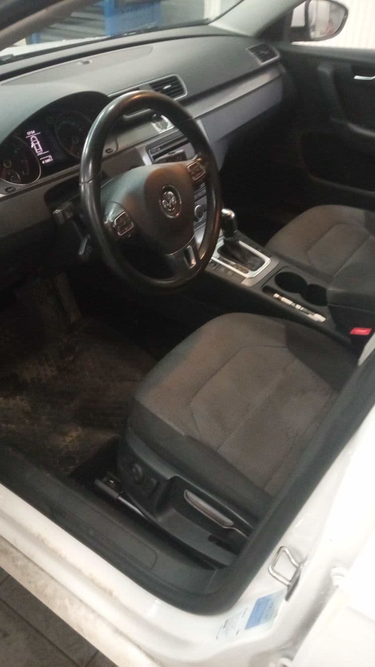 Volkswagen Passat, 2012 - вид 4