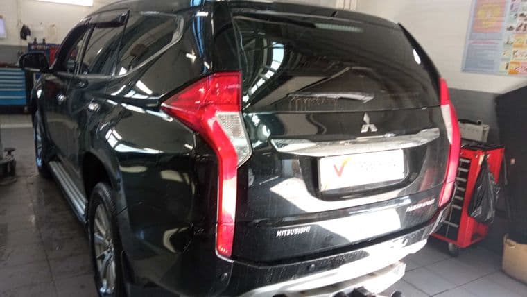 Mitsubishi Pajero Sport, 2019 - вид 3
