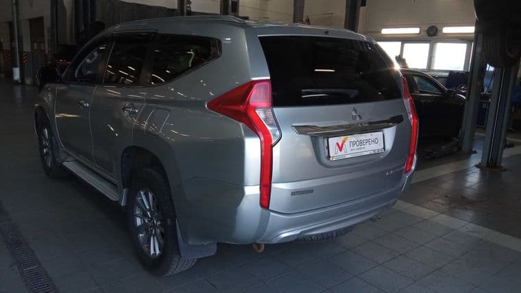 Mitsubishi Pajero Sport, 2017 - вид 3