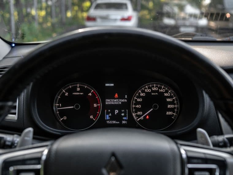 Mitsubishi Pajero Sport, 2017 - вид 4