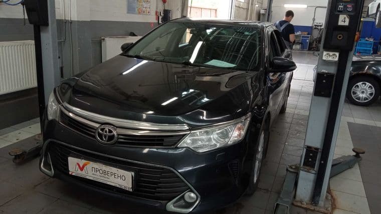 Toyota Camry 2015 года, 227 000 км - вид 1