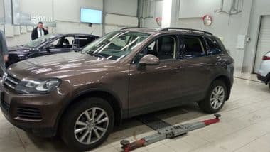 Volkswagen Touareg 2013 года, 127 425 км - вид 1