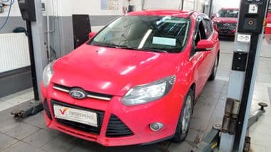 Ford Focus 2013 года, 302 162 км - вид 1