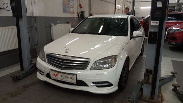 Mercedes-Benz C-класс 2010 года, 206 257 км - вид 1
