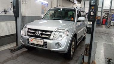 Mitsubishi Pajero 2011 года, 322 057 км - вид 1