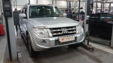 Mitsubishi Pajero 2011 года, 322 057 км - вид 2