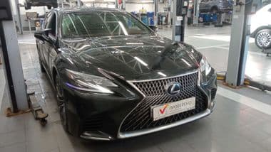 Lexus LS 2018 года, 166 600 км - вид 2
