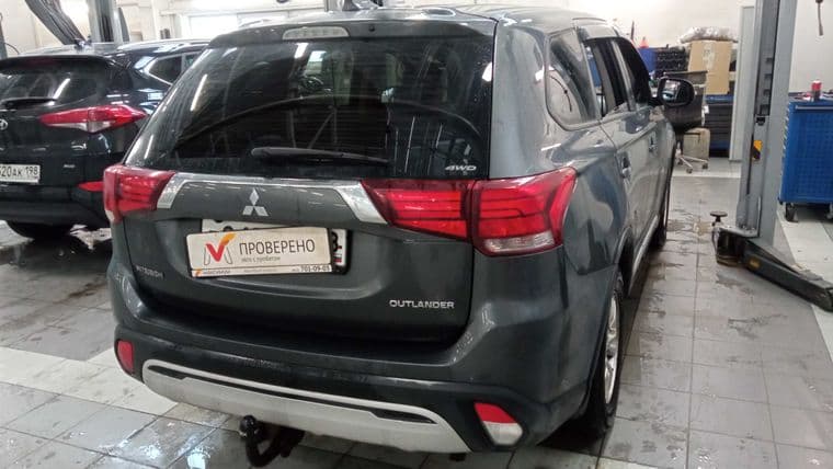 Mitsubishi Outlander, 2019 - вид 2