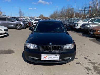 BMW 1 серия 2011 года, 135 637 км - вид 2