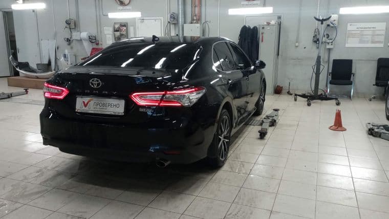 Toyota Camry, 2021 - вид 3