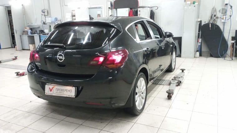 Opel Astra, 2010 - вид 2