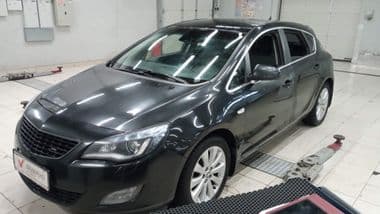Opel Astra 2010 года, 159 239 км - вид 1