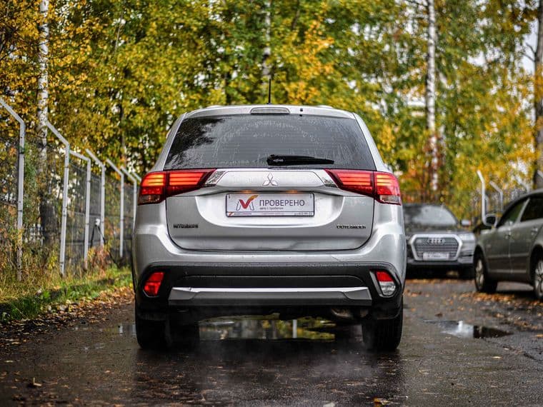 Mitsubishi Outlander, 2016 - вид 3