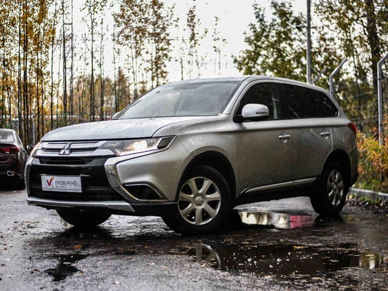 Mitsubishi Outlander, 2016