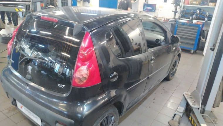 Peugeot 107, 2011 - вид 2