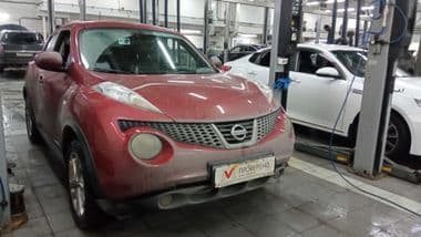 Nissan Juke 2011 года, 190 000 км - вид 2