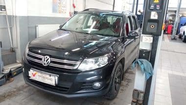 Volkswagen Tiguan 2013 года, 142 319 км - вид 2