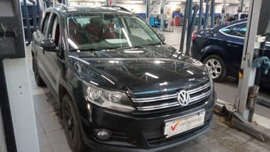 Volkswagen Tiguan 2013 года, 142 319 км - вид 1
