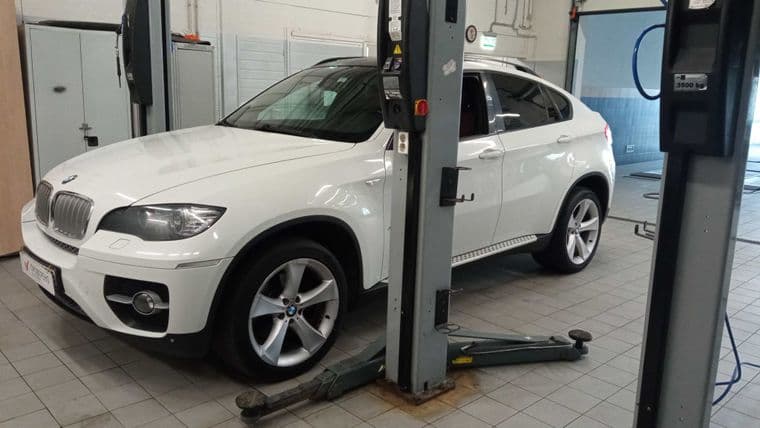 BMW X6, 2011