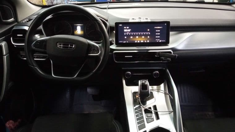 Geely Coolray, 2021 - вид 4