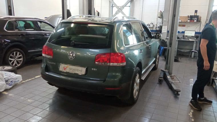 Volkswagen Touareg, 2005 - вид 4