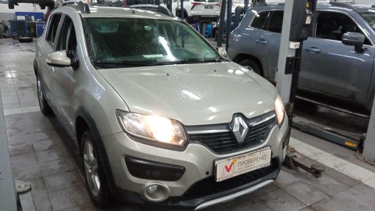 Renault Sandero Stepway 2017 года, 135 000 км - вид 2