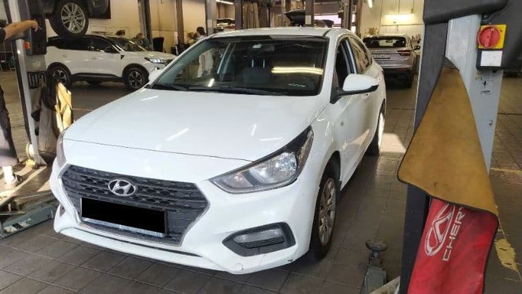 Hyundai Solaris 2018 года, 299 000 км - вид 1