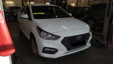 Hyundai Solaris 2018 года, 299 000 км - вид 2