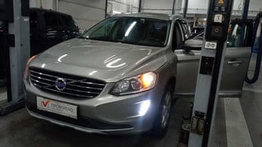 Volvo XC60 2015 года, 190 000 км - вид 1