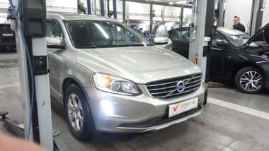 Volvo XC60 2015 года, 190 000 км - вид 2