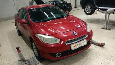 Renault Fluence 2011 года, 398 632 км - вид 2