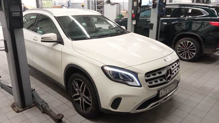 Mercedes-Benz GLA-класс 2017 года, 98 000 км - вид 1