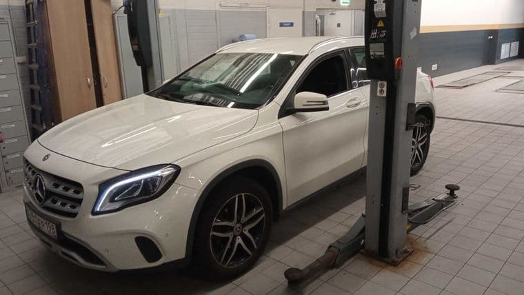 Mercedes-Benz GLA-класс 2017 года, 98 000 км - вид 2