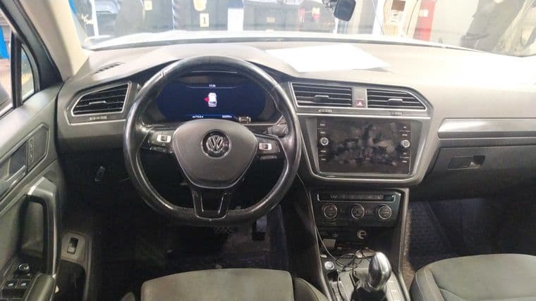 Volkswagen Tiguan, 2017 - вид 4