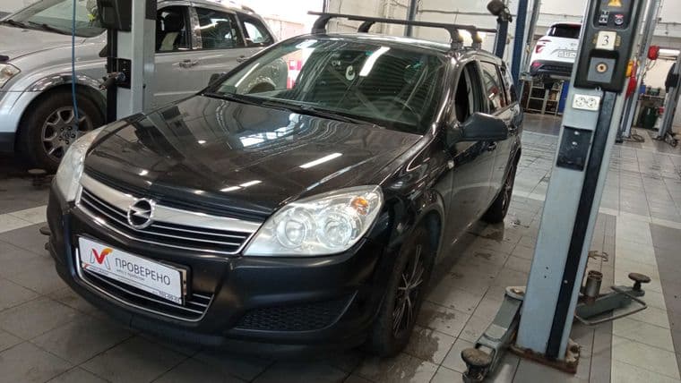 Opel Astra 2011 года, 222 250 км - вид 1