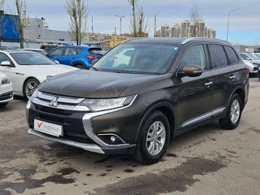 Mitsubishi Outlander 2018 года, 323 956 км - вид 1