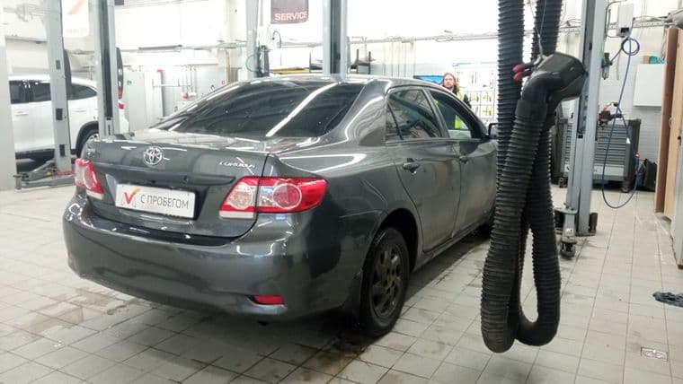 Toyota Corolla, 2011 - вид 2