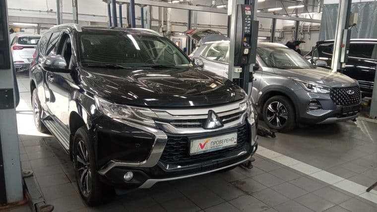 Mitsubishi Pajero Sport, 2018 - вид 2