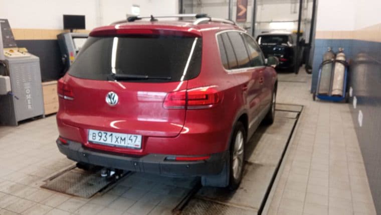 Volkswagen Tiguan 2014 года, 199 995 км - вид 2