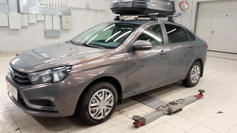 ВАЗ (LADA) Vesta 2018 года, 98 410 км - вид 1
