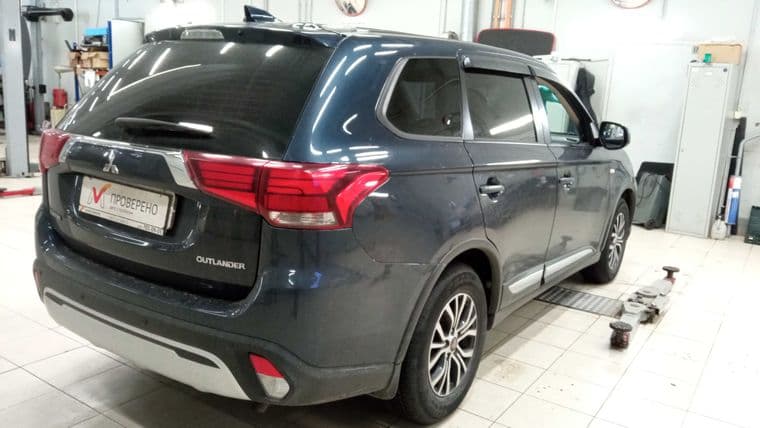 Mitsubishi Outlander, 2019 - вид 2