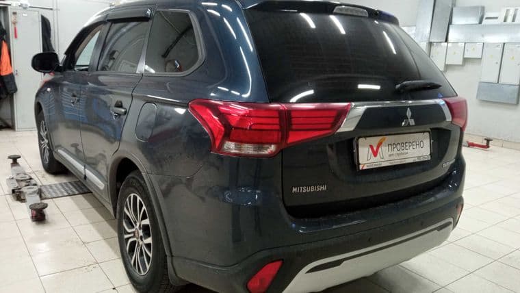 Mitsubishi Outlander, 2019 - вид 3