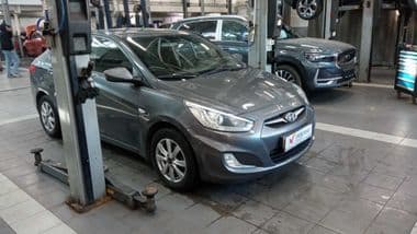 Hyundai Solaris 2013 года, 158 285 км - вид 2