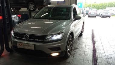 Volkswagen Tiguan 2019 года, 164 931 км - вид 1