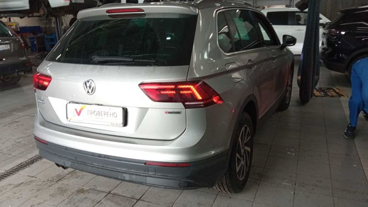 Volkswagen Tiguan, 2019 - вид 2