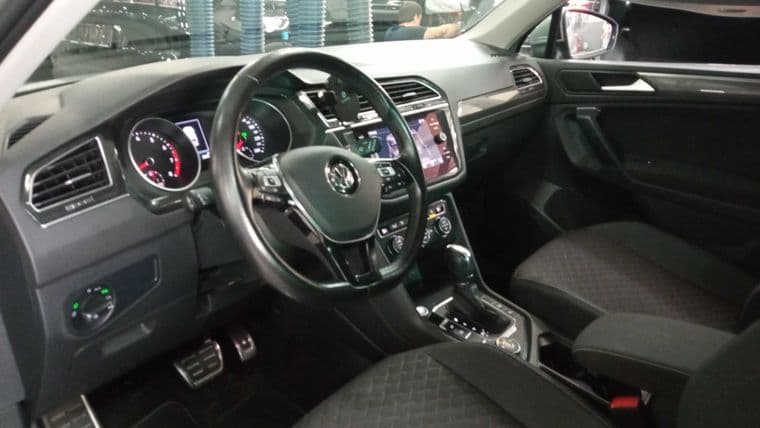 Volkswagen Tiguan, 2019 - вид 4