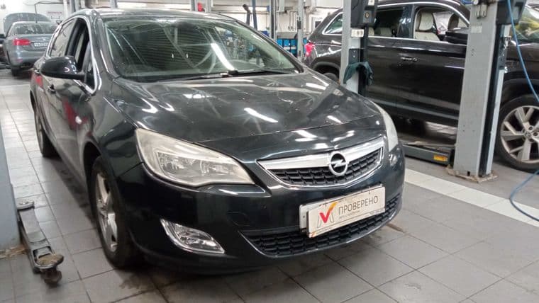 Opel Astra, 2011 - вид 1