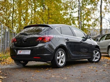 Opel Astra 2011 года, 201 954 км - вид 2
