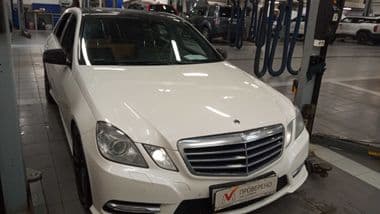 Mercedes-Benz E-класс 2012 года, 257 164 км - вид 2
