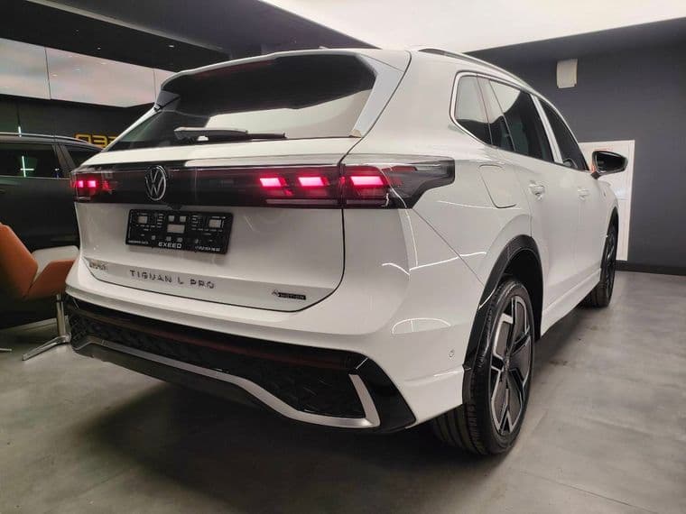 Volkswagen Tiguan L, 2024 - вид 3